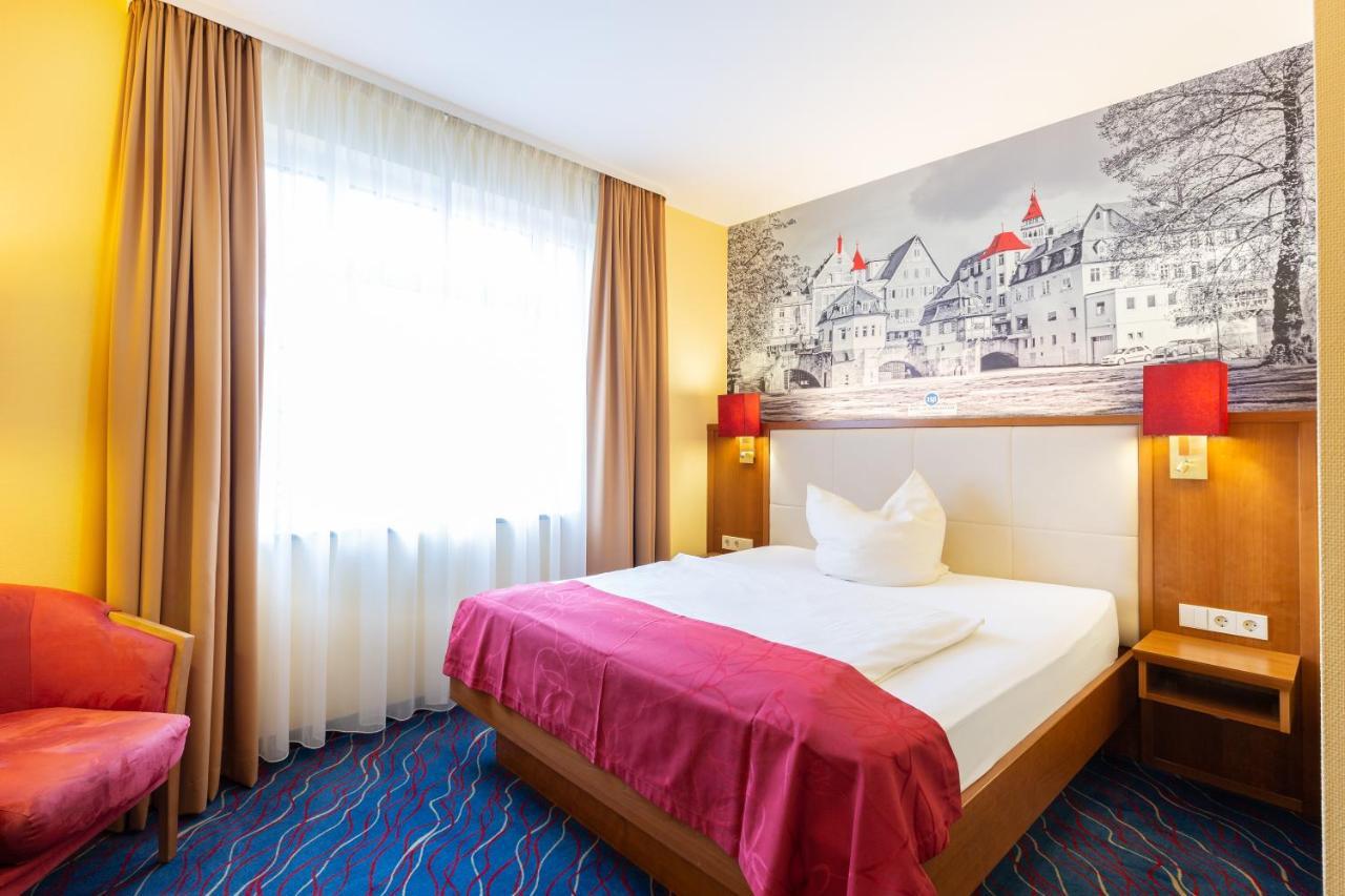 Hotel Am Schillerpark Эсслинген Экстерьер фото