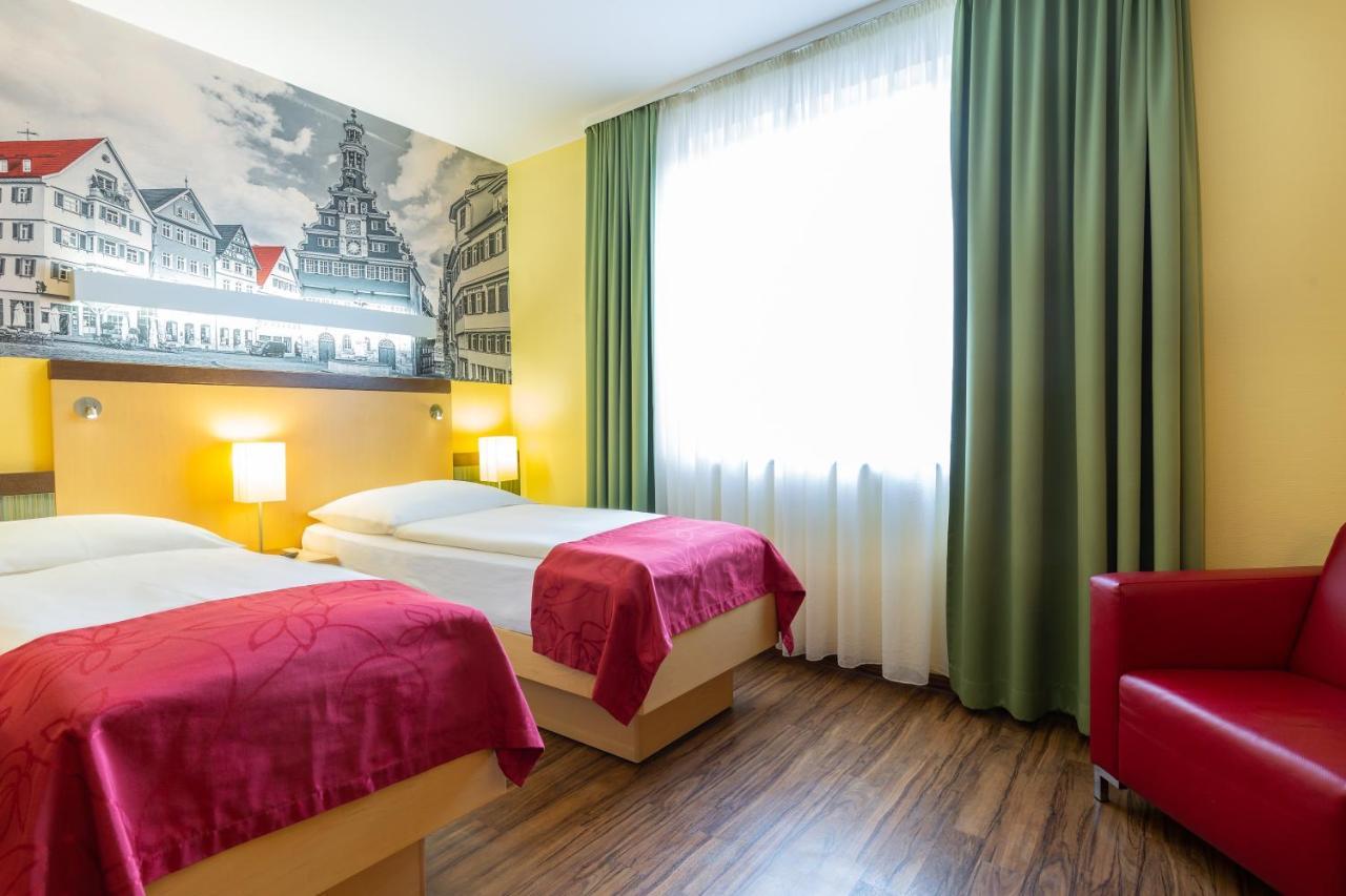 Hotel Am Schillerpark Эсслинген Экстерьер фото